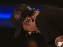 Justin-Bieber-Cries-MTV-VMA-2015