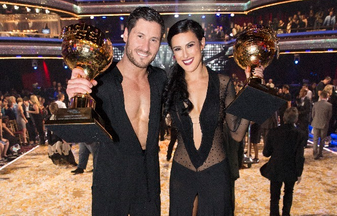 Rumer-Willis-and-Val-Chmerkovskiy-of-Dancing-With-the-Stars-2015-Winners